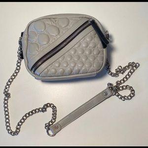 Like New! GX by Gwen Stephanie crossbody chain bag